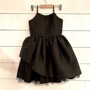 Beautiful trendy formal black dress size 7